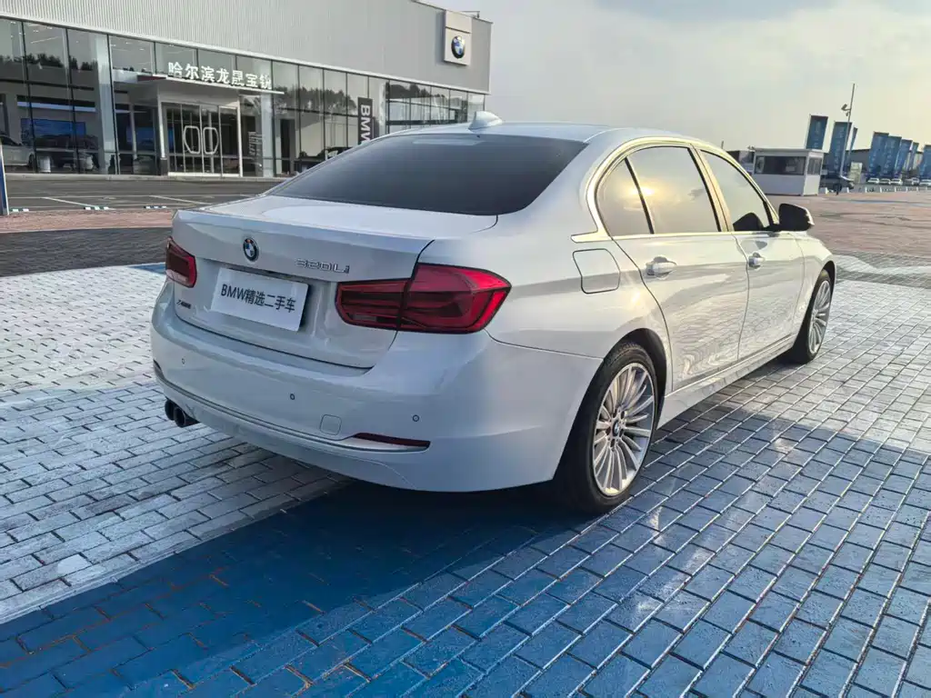 BMW 3 Series 2018 — фото 4