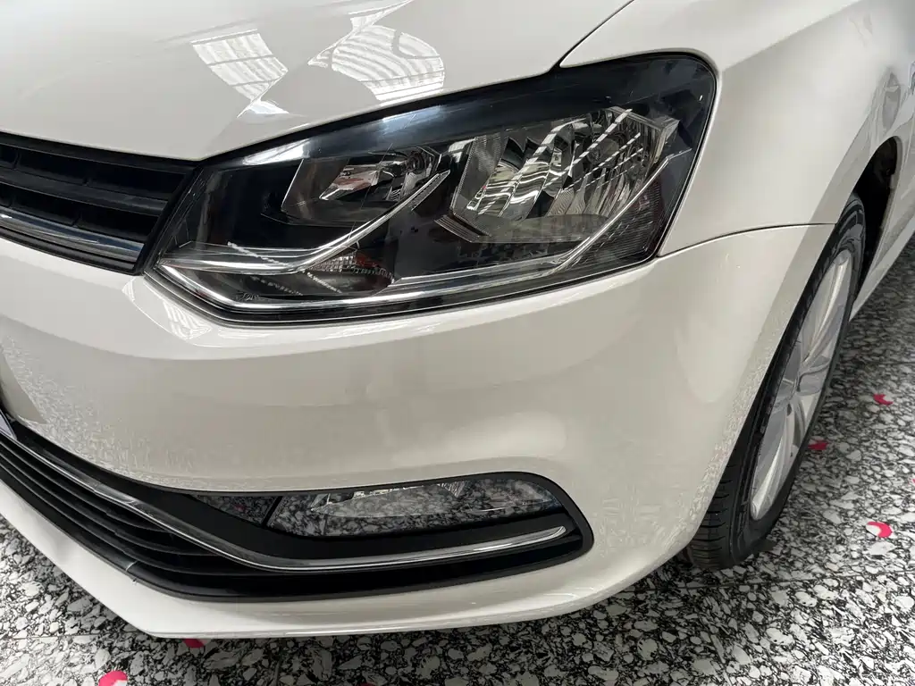 Volkswagen Polo 2015 — фото 4