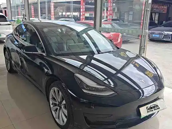 Tesla Model 3 2020