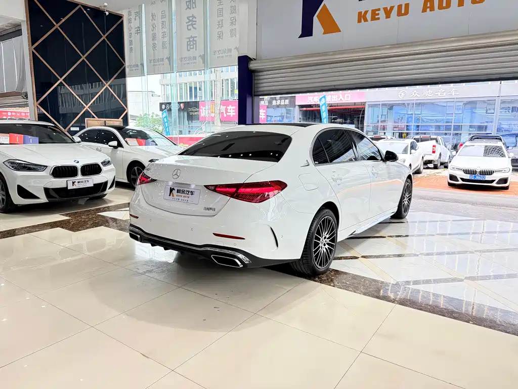 Mercedes-Benz C-Class 2023 — фото 19