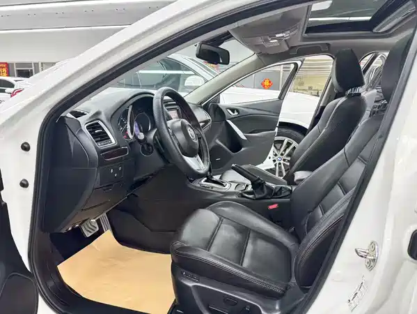 Mazda Atenza 2015