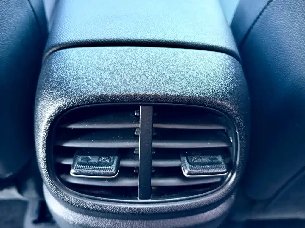 Hyundai Elantra 2023 — фото 15