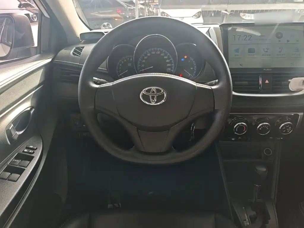 Toyota Yaris L 2019 — фото 11