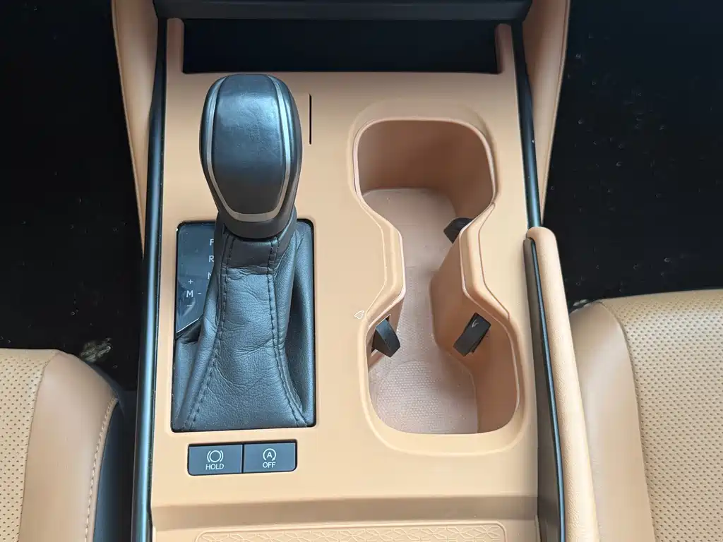 Lexus ES 2025 — фото 14