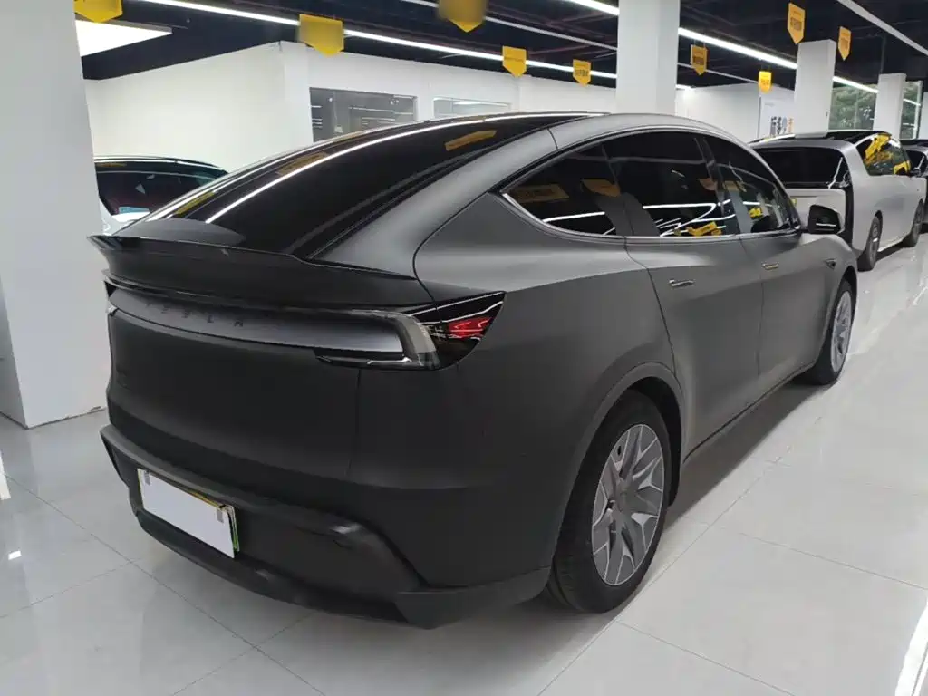 Tesla Model Y L 2025 — фото 7