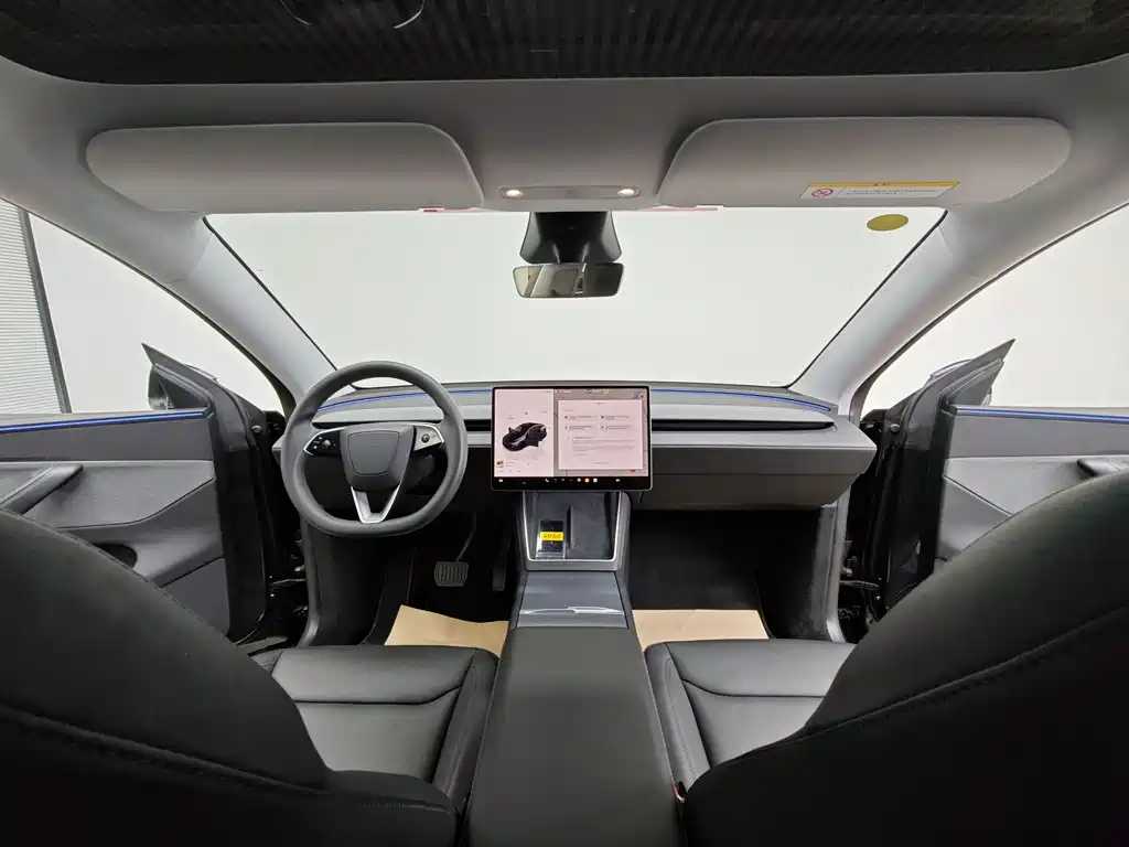 Tesla Model Y 2025 — фото 15