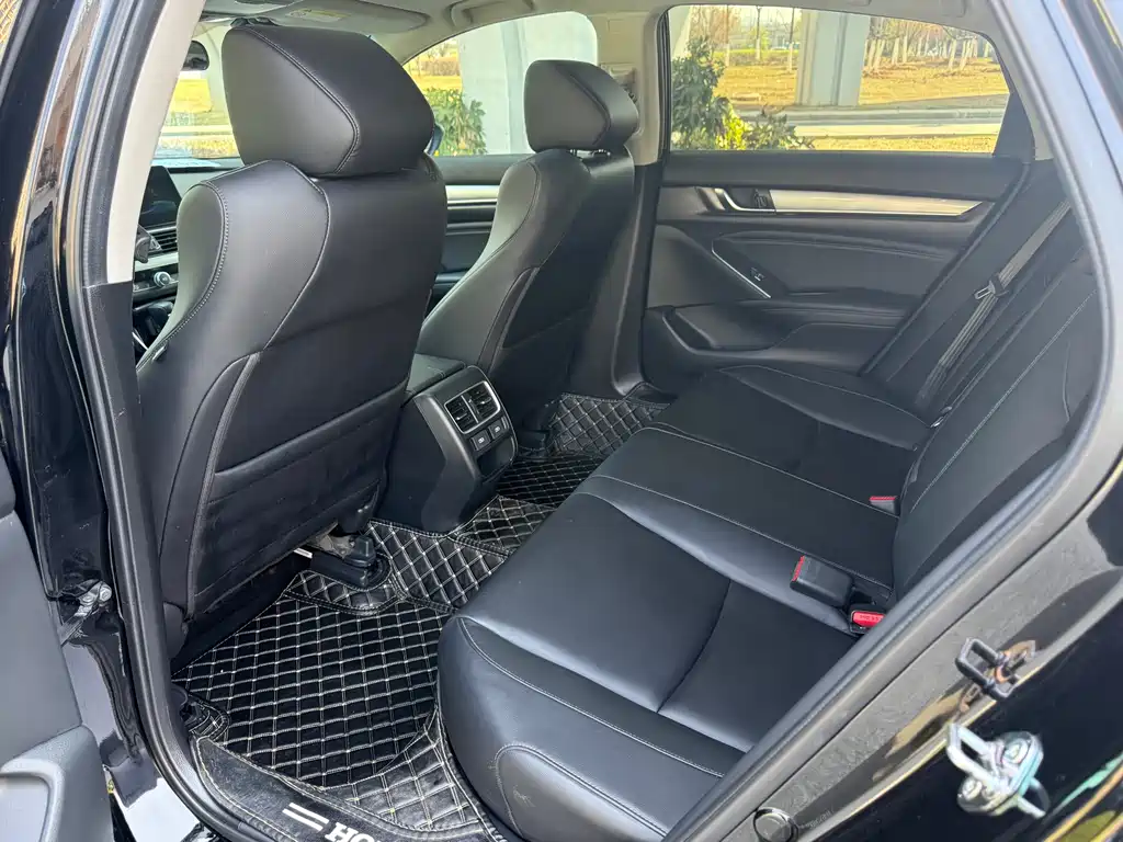 Honda Accord 2023 — фото 12