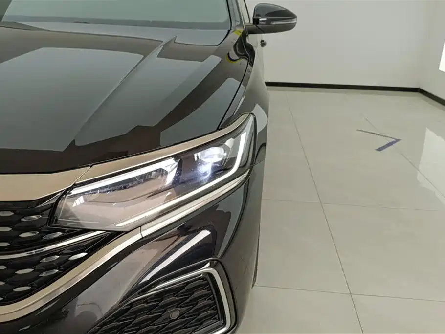 Volkswagen Passat 2023