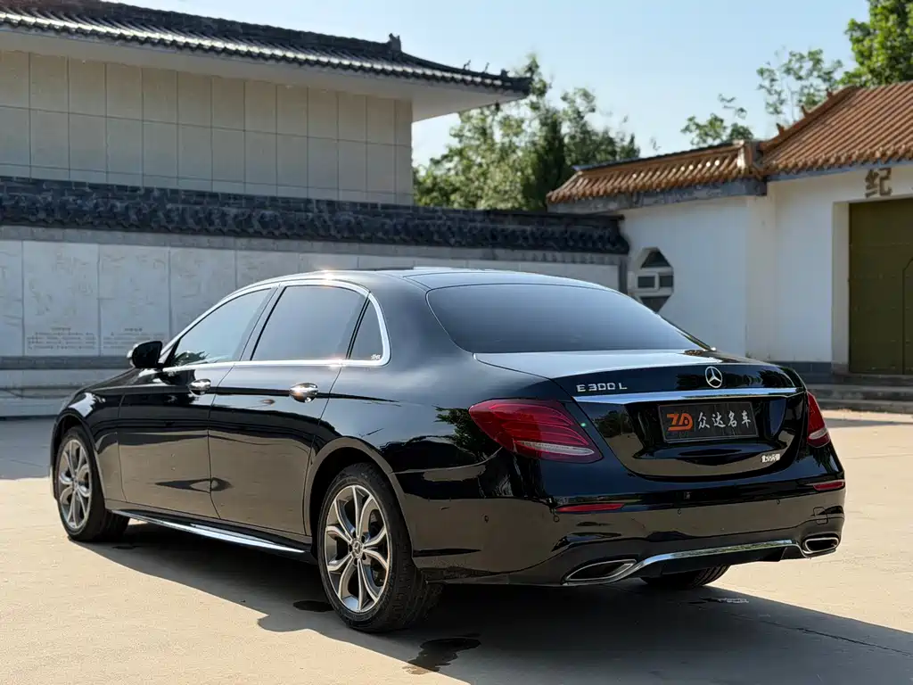Mercedes-Benz E-Class 2020 — фото 14