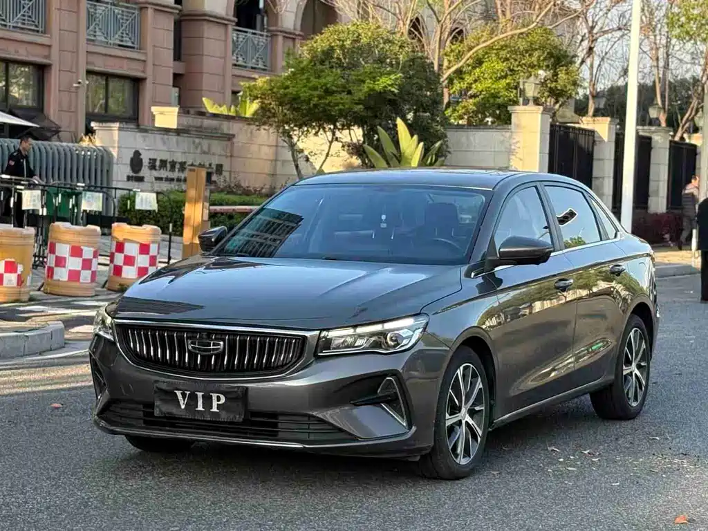 Geely Emgrand 2022 — фото 1