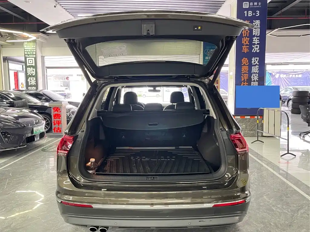 Volkswagen Tiguan L 2017 — фото 14