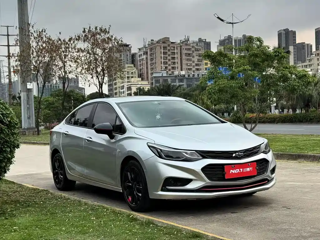 Chevrolet Cruze 2018 — фото 10