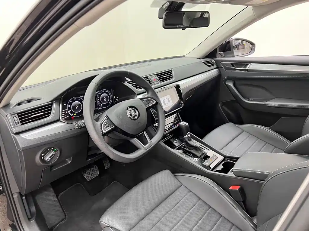 Skoda Superb 2025 — фото 11