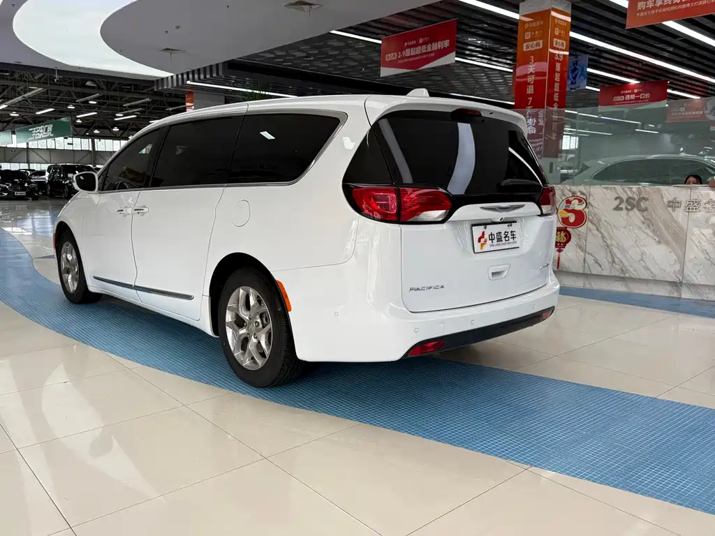 Chrysler Grand Voyager 2019 — фото 5