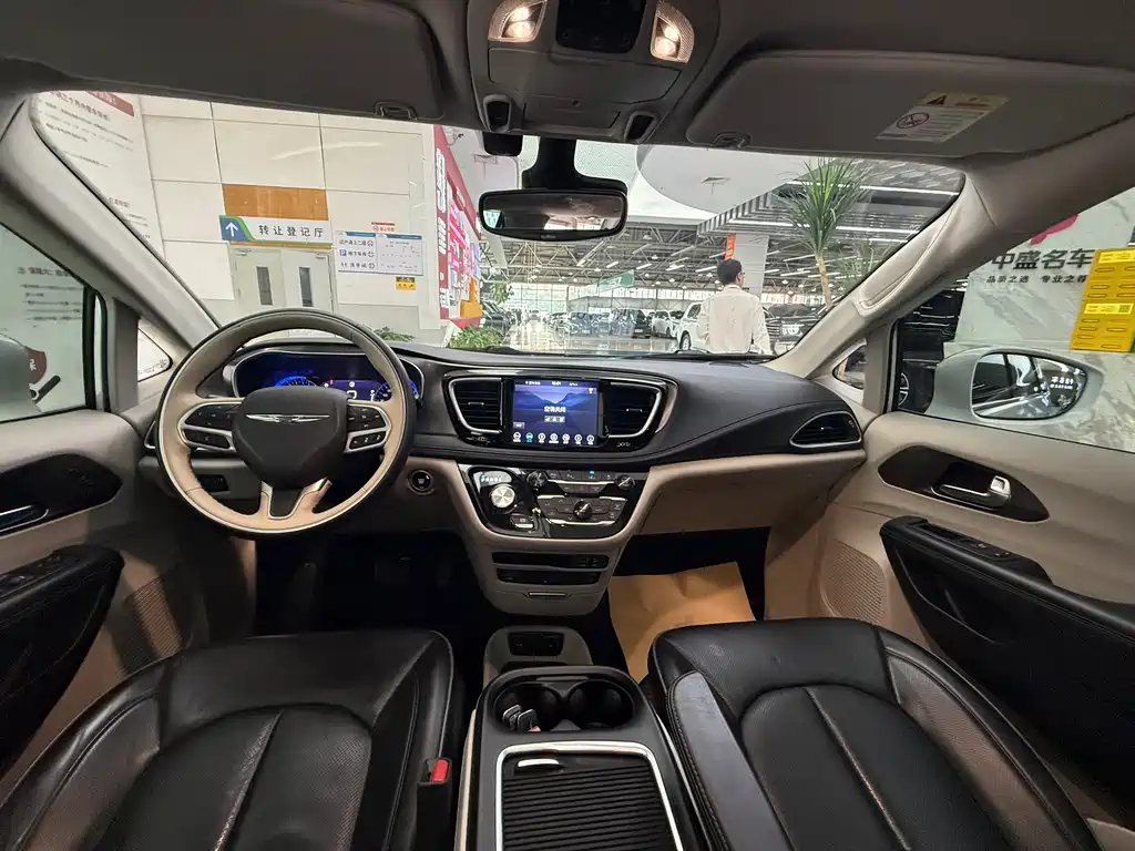 Chrysler Grand Voyager 2019 — фото 16