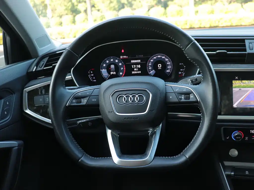 Audi Q3 2019 — фото 17