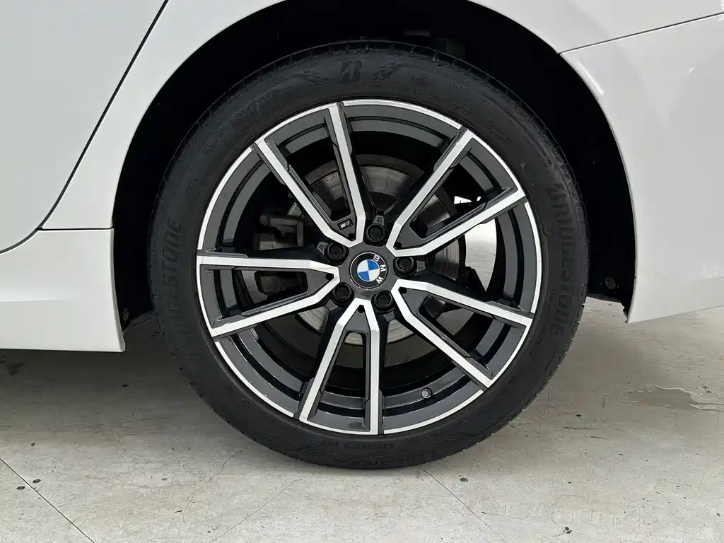 BMW 3 Series 2023 — фото 16
