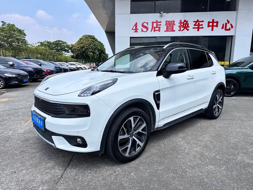 Lynk & Co 01 EM-P 2018