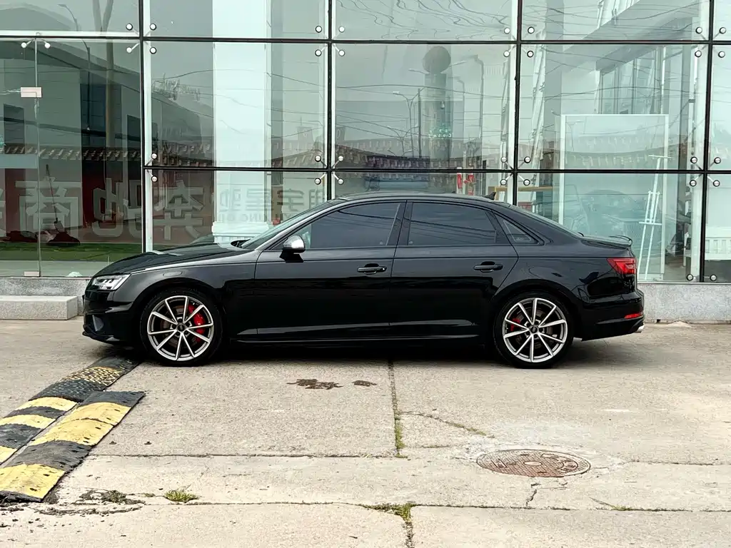 Audi S4 2019 — фото 8