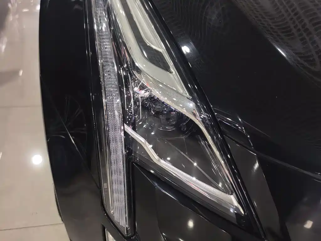 Cadillac XT5 2018 — фото 12