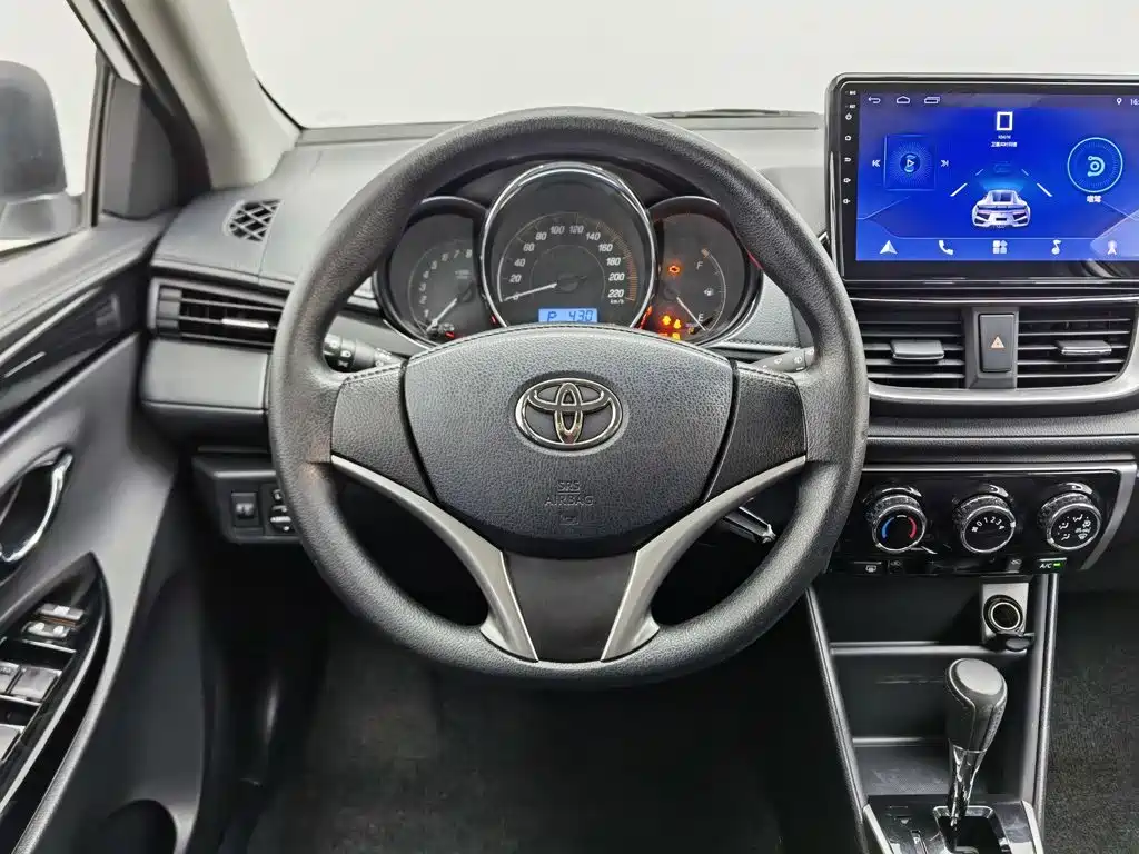 Toyota Yaris L 2020 — фото 11