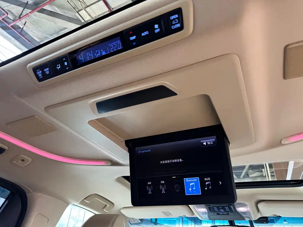 Toyota Alphard 2018 — фото 16