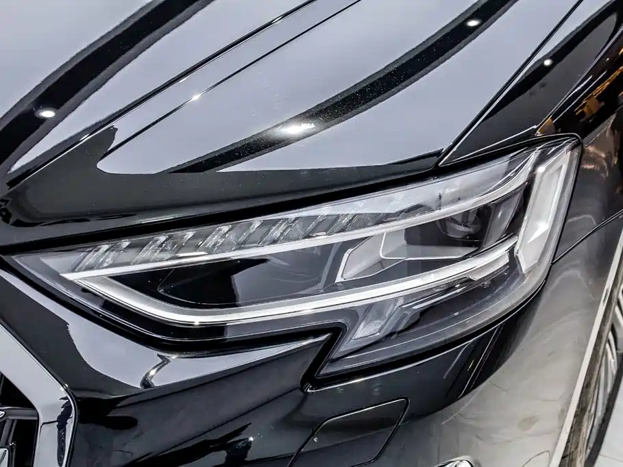 Audi A8 2022 — фото 16