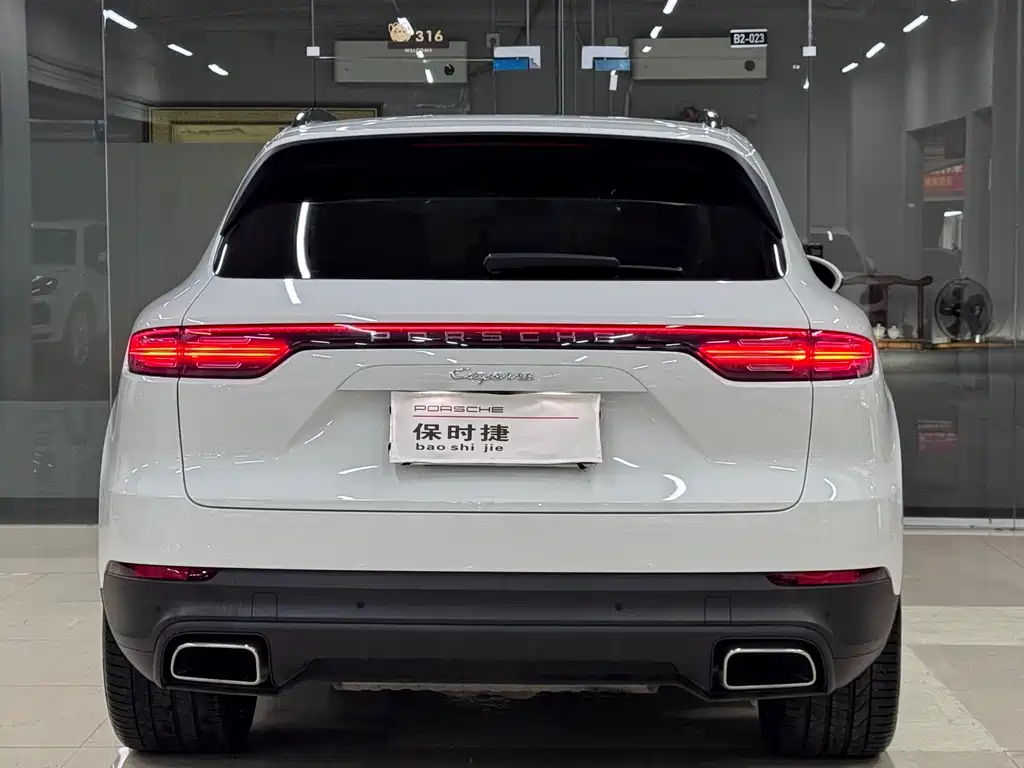 Porsche Cayenne 2023 — фото 11
