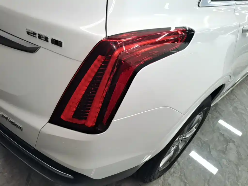 Cadillac XT5 2020 — фото 8