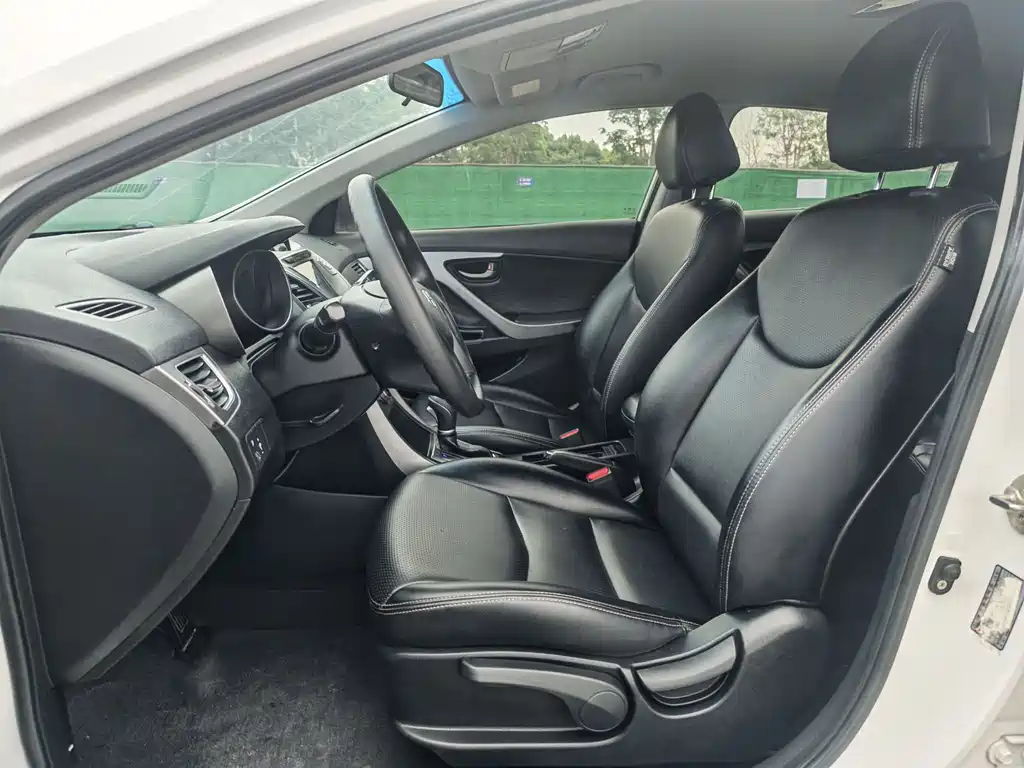 Hyundai Elantra Langdong 2017 — фото 9