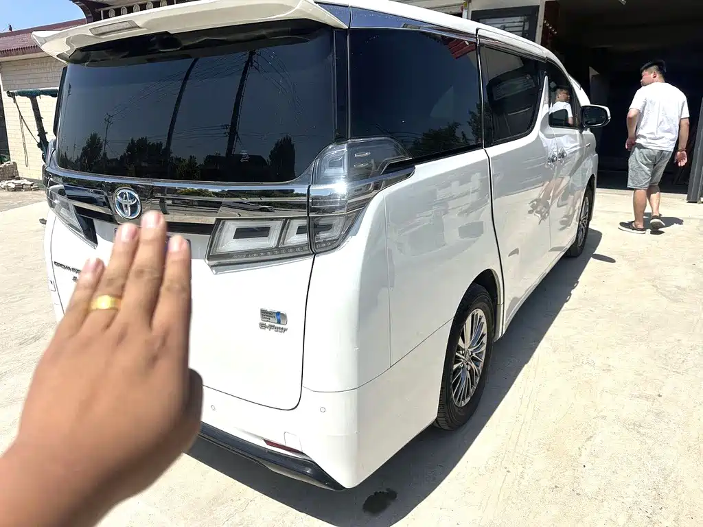 Toyota Vellfire 2022