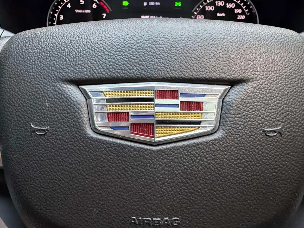 Cadillac XT6 2021 — фото 21