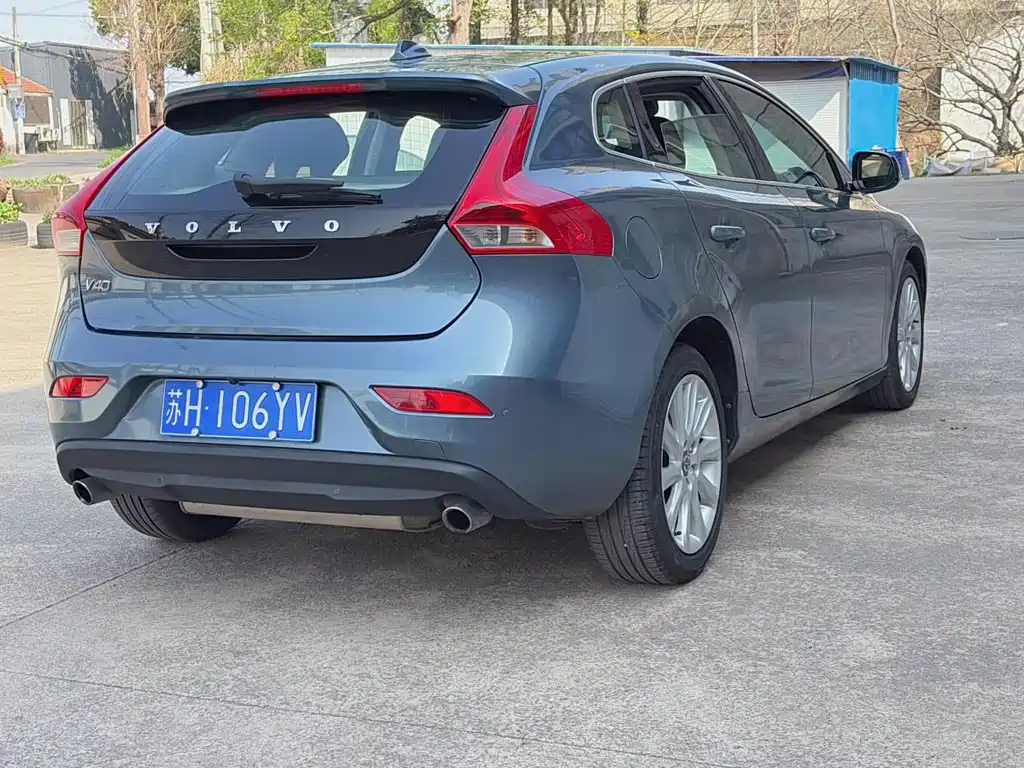 Volvo V40 2014 — фото 15