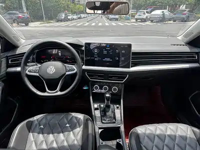 Volkswagen Sagitar 2023