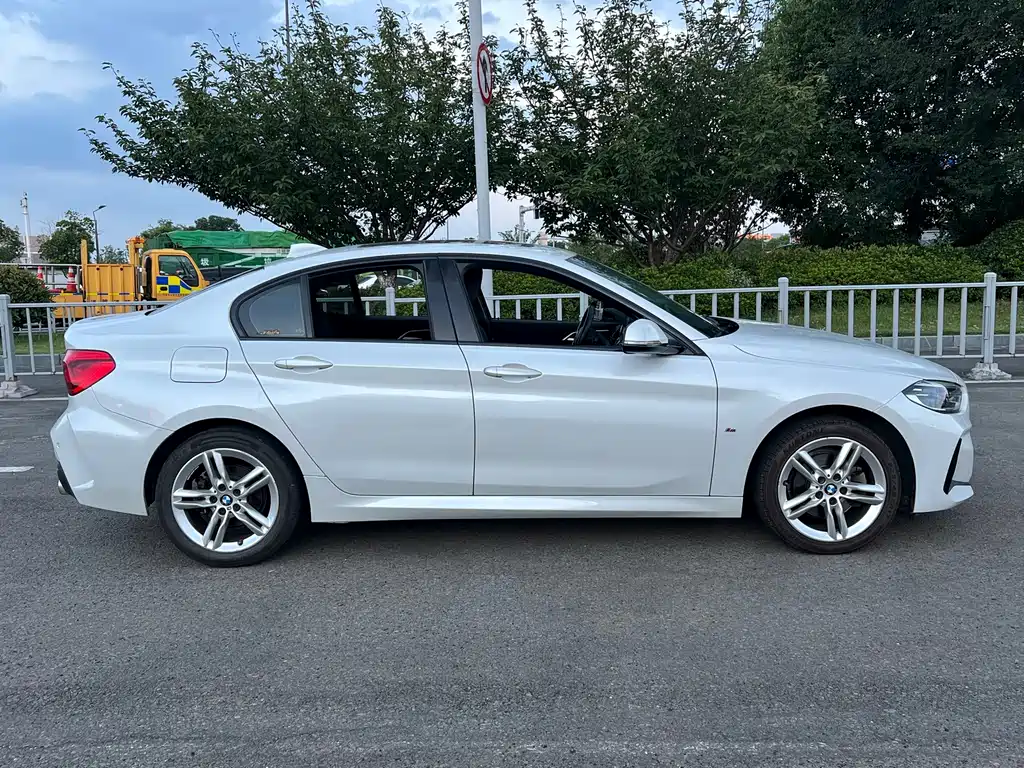 BMW 1 Series 2020 — фото 15