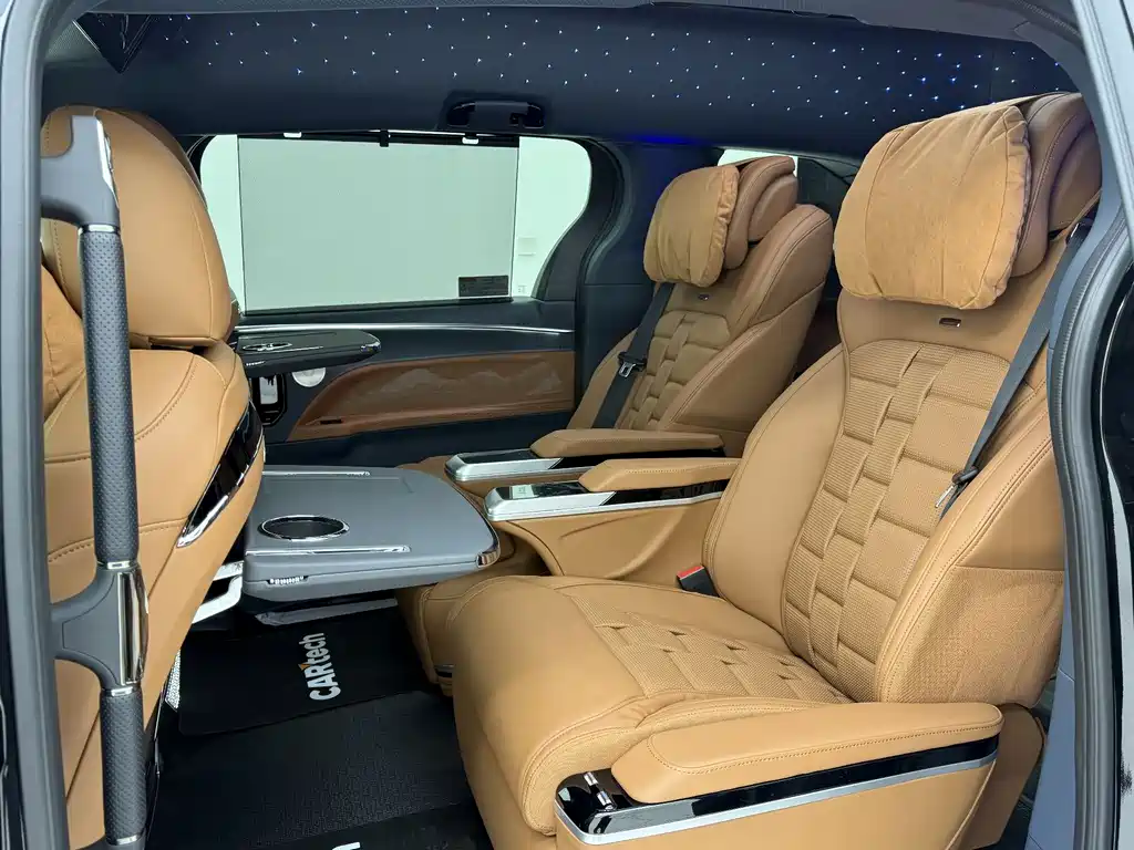 Toyota Granvia — фото 21