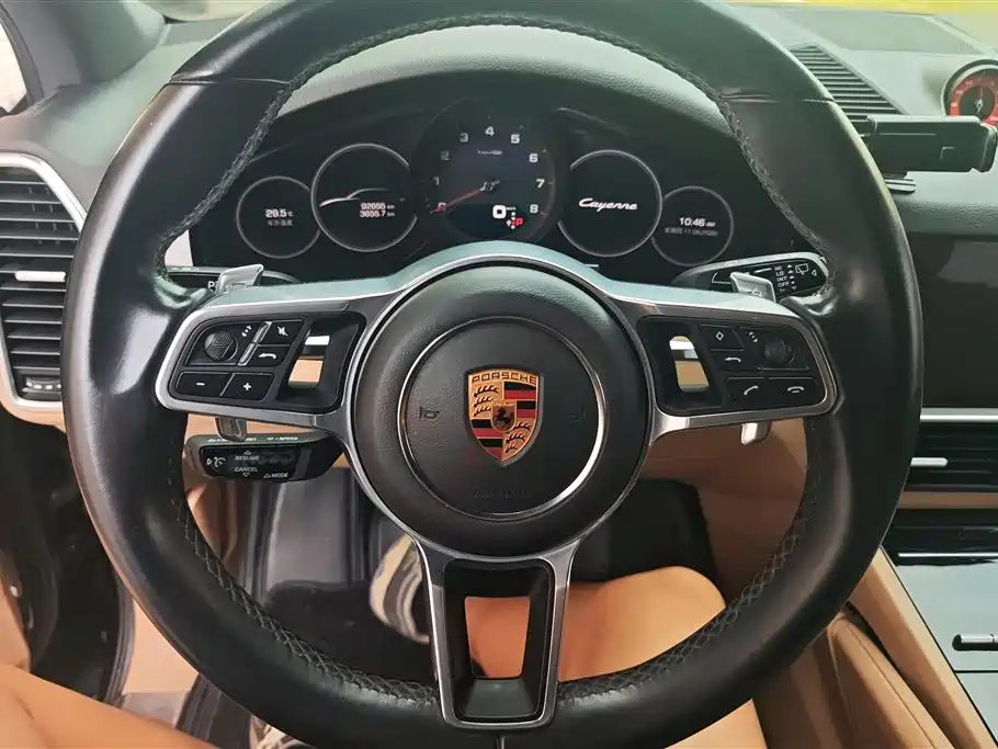 Porsche Cayenne 2018 — фото 15