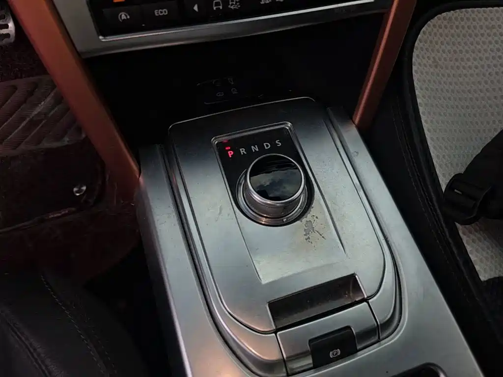 Land Rover Discovery Sport 2015 — фото 19