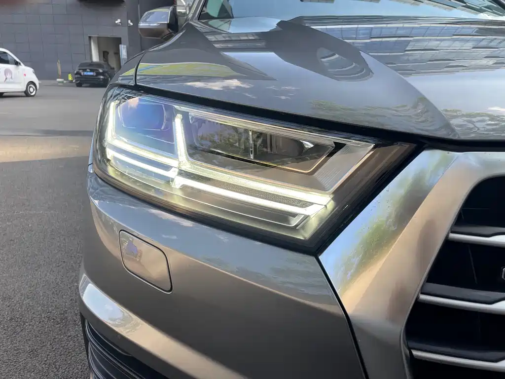 Audi Q7 2016 — фото 23