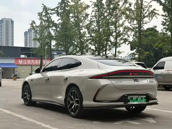 IM Motors L6 2025