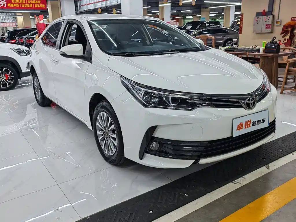 Toyota Corolla 2018 — фото 3