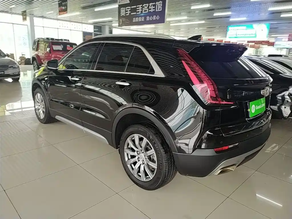 Cadillac XT4 2021 — фото 5