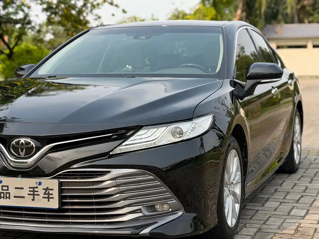 Toyota Camry 2018 — фото 5