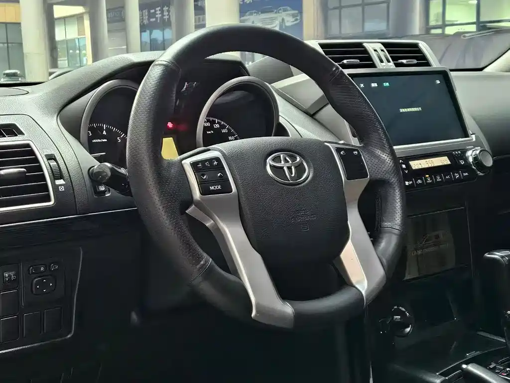 Toyota Prado 2016 — фото 3