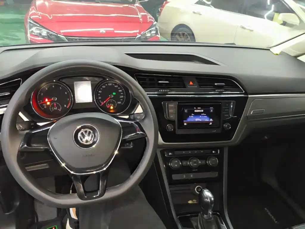 Volkswagen Touran 2016 — фото 10