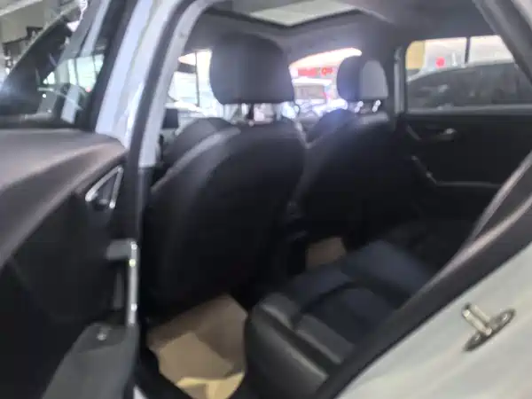 Audi Q2L 2022