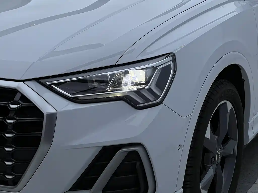 Audi Q3 2022 — фото 4