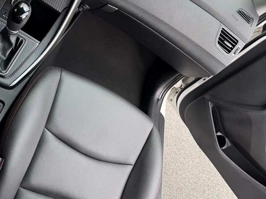 Hyundai Elantra Langdong 2017 — фото 27