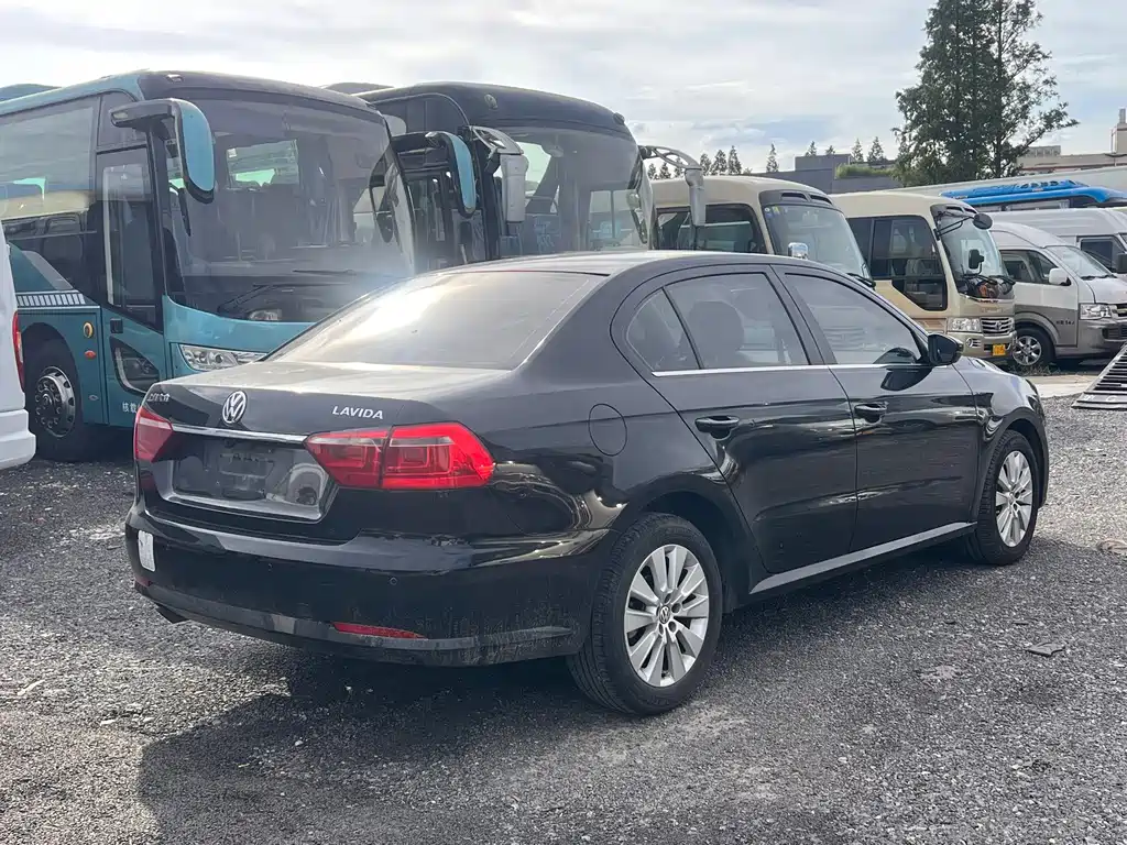 Volkswagen Lavida 2013