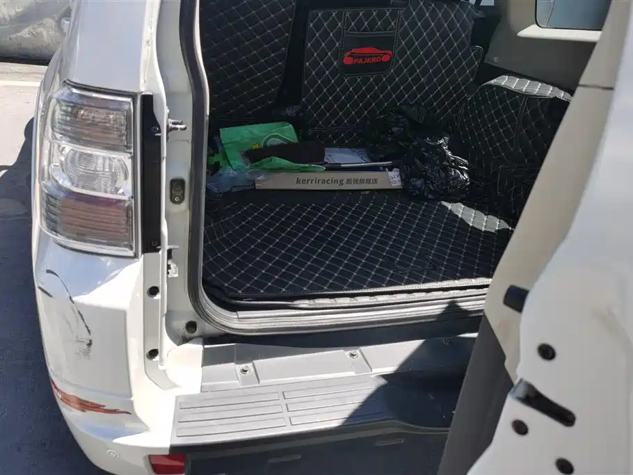 Mitsubishi Pajero 2018